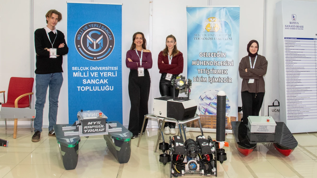 Bakanlar Yerlikaya ve Güler’den Selçuk Üniversitesi standına ziyaret